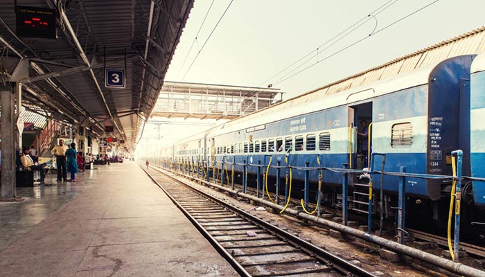 Agra to Jaipur by train