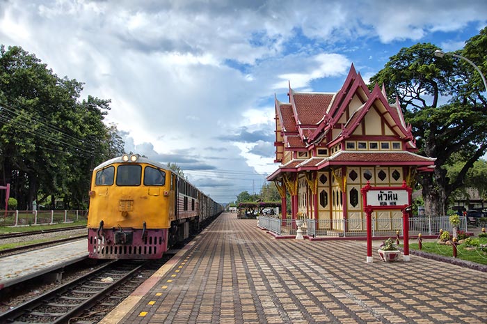 Travel by train from Bangkok to Hua Hin