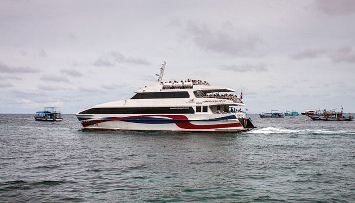 High speed ferries run from Chumphon to Koh Tao, Koh Phangan, Surat Thani and Koh Samui.