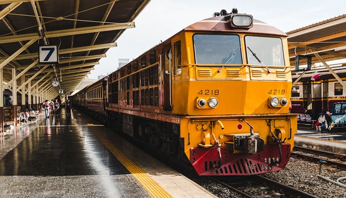 Train from Bangkok to Surat Thani