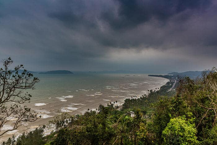 Drive from Chumphon to Koh Tao during the monsoon season