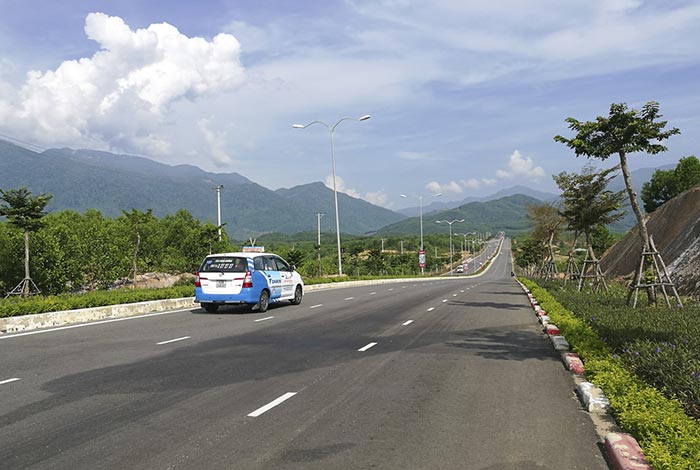 From Da Nang to Hue by taxi