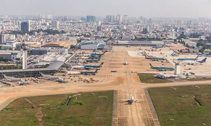 From Ho Chi Minh City to Da Nang by plane