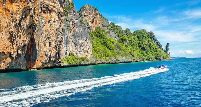 From Koh Lanta to Krabi airport by speedboat and van