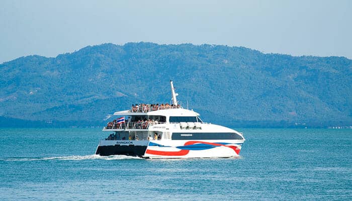 From Koh Phangan to Koh Tao by Lomprayah high-speed catamaran