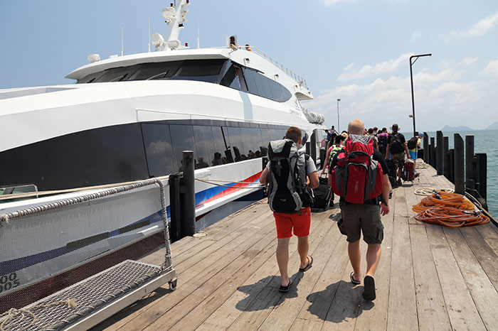 Tourists boarding the Lomprayah ferry