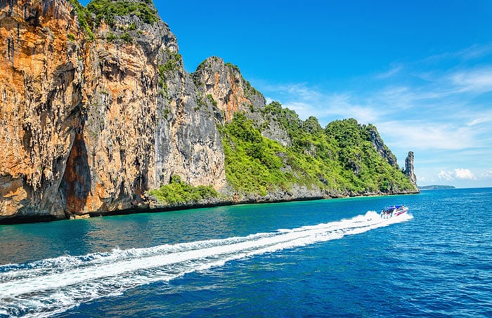 Fast boat from Phuket to Phi Phi