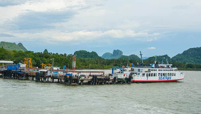 Seatran Ferry Port can be reached by bus from Surat Thani